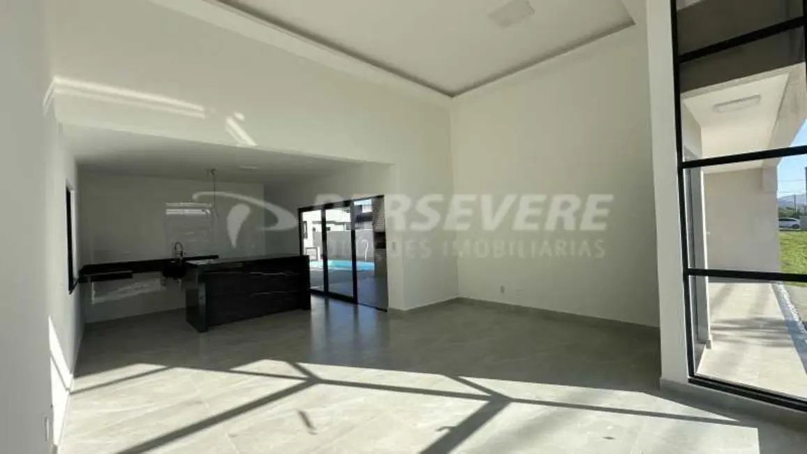 Foto 2 de Casa com 3 quartos à venda, 179m2 em Marica - RJ