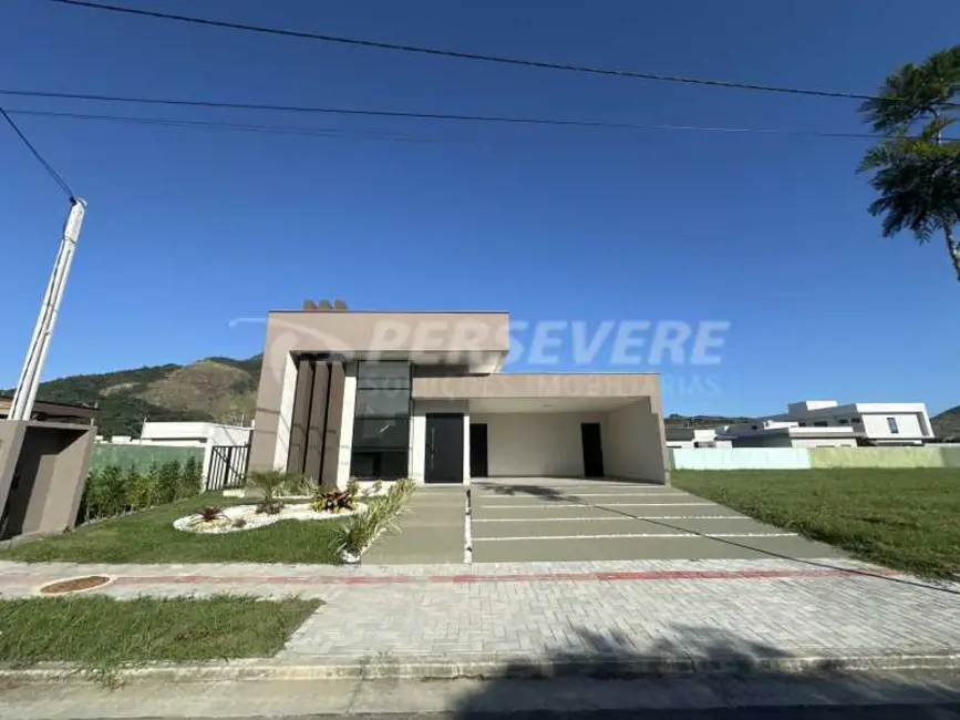 Foto 1 de Casa com 3 quartos à venda, 179m2 em Marica - RJ