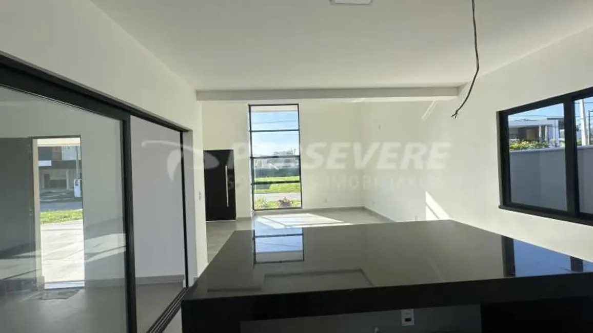 Foto 3 de Casa com 3 quartos à venda, 179m2 em Marica - RJ