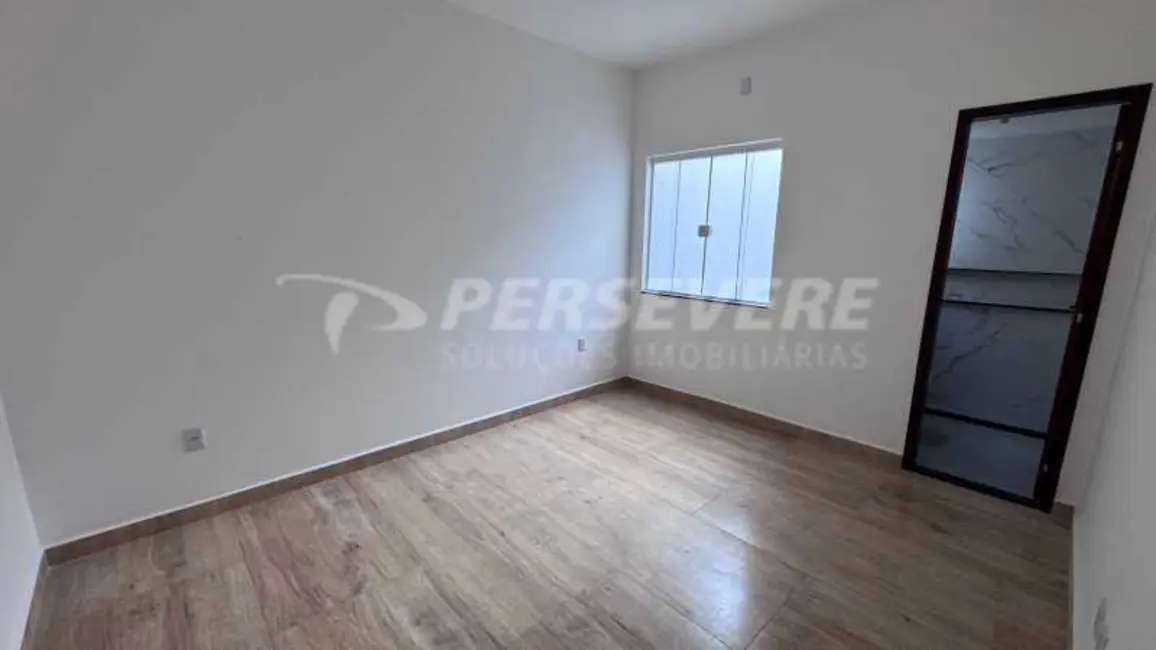 Foto 9 de Casa com 1 quarto à venda, 68m2 em Marica - RJ