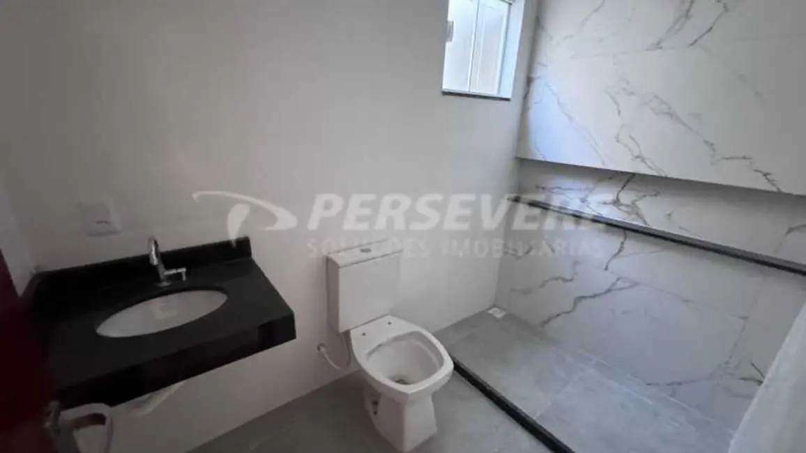 Foto 8 de Casa com 1 quarto à venda, 68m2 em Marica - RJ