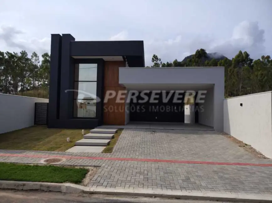 Foto 1 de Casa de Condomínio com 4 quartos à venda, 155m2 em Marica - RJ