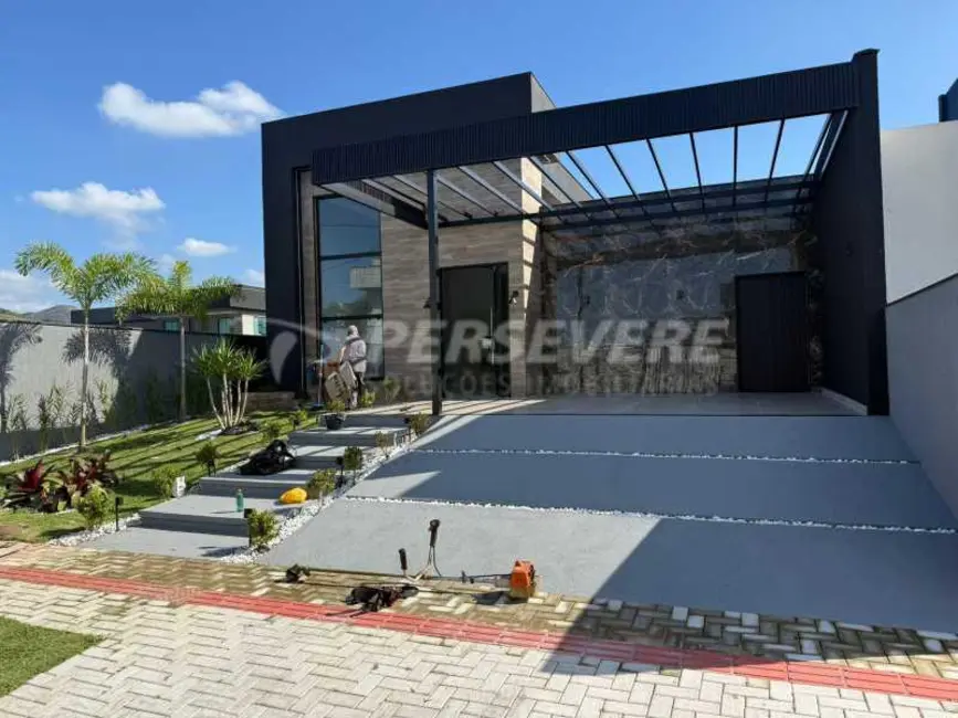 Foto 1 de Casa de Condomínio com 3 quartos à venda, 150m2 em Marica - RJ