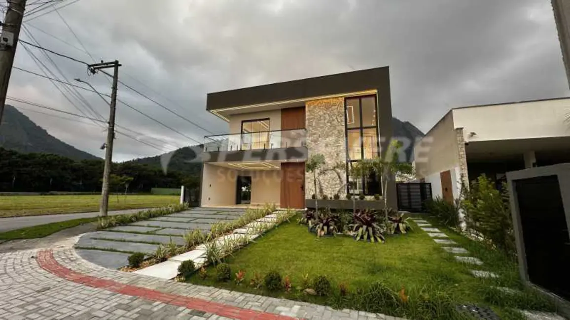 Foto 3 de Casa de Condomínio com 4 quartos à venda, 250m2 em Marica - RJ