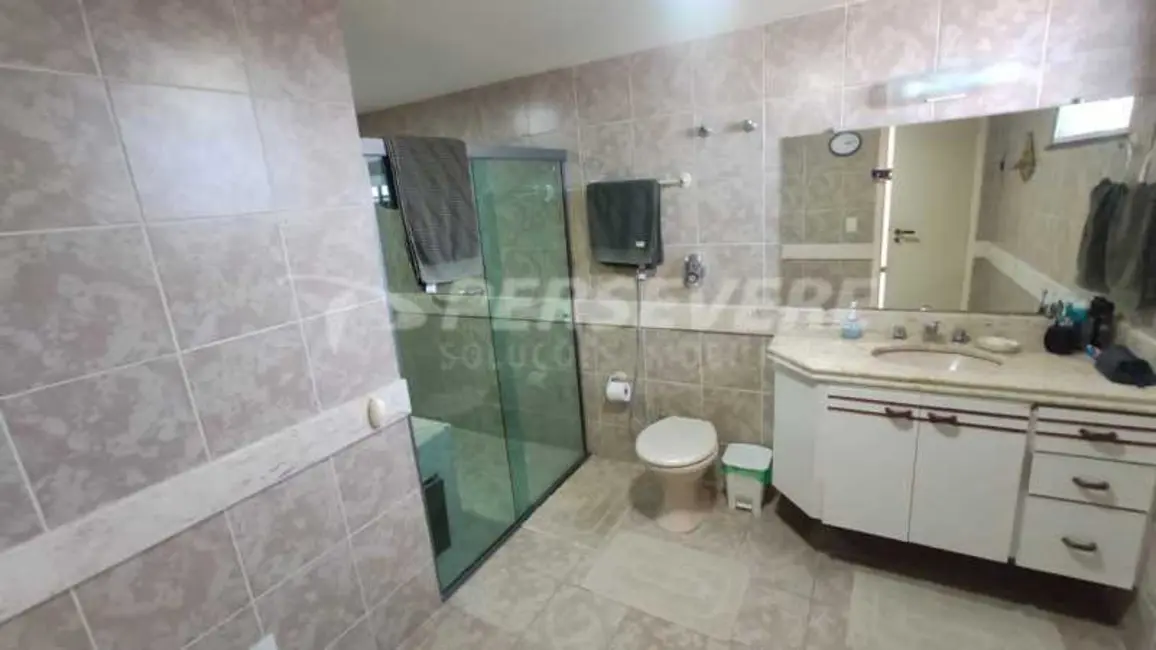 Foto 9 de Casa com 6 quartos à venda, 206m2 em Cabo Frio - RJ