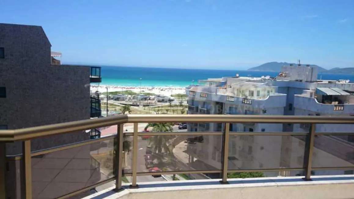 Foto 4 de Casa com 6 quartos à venda, 206m2 em Cabo Frio - RJ