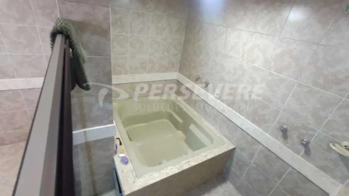 Foto 6 de Casa com 6 quartos à venda, 206m2 em Cabo Frio - RJ