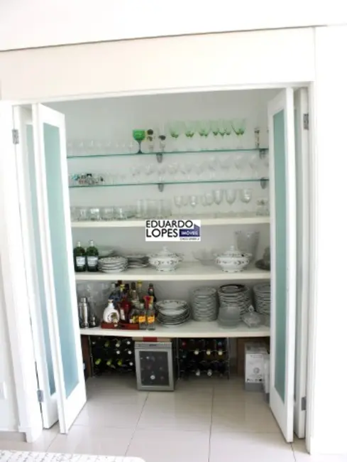 Apartamento com 4 quartos à venda, 234m2 em Aclimação, São Paulo - SP - imagem 6 Foto 6 de Apartamento com 4 quartos à venda, 234m2 em Aclimação, São Paulo - SP