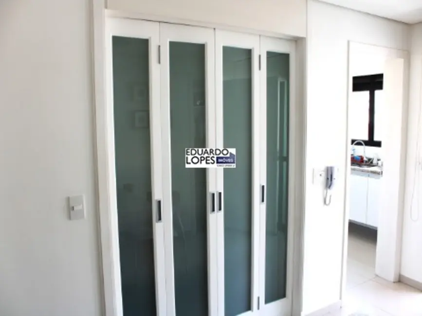 Apartamento com 4 quartos à venda, 234m2 em Aclimação, São Paulo - SP - imagem 8 Foto 8 de Apartamento com 4 quartos à venda, 234m2 em Aclimação, São Paulo - SP