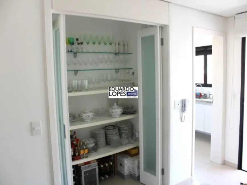 Apartamento com 4 quartos à venda, 234m2 em Aclimação, São Paulo - SP - imagem 7 Foto 7 de Apartamento com 4 quartos à venda, 234m2 em Aclimação, São Paulo - SP