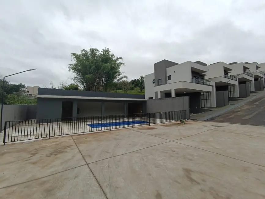Foto 2 de Casa de Condomínio com 3 quartos para alugar, 160m2 em Braganca Paulista - SP