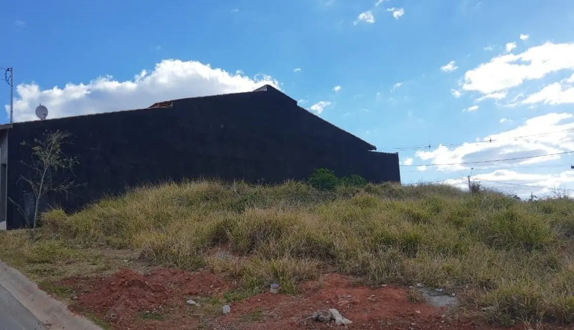 Foto 2 de Terreno / Lote à venda, 140m2 em Braganca Paulista - SP