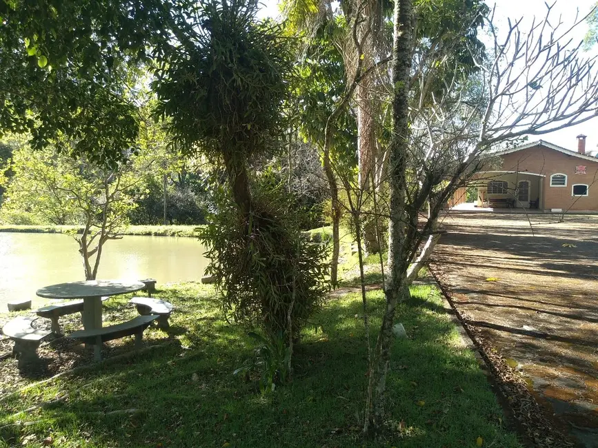 Foto 1 de Sítio / Rancho com 3 quartos à venda, 300m2 em Curitibanos, Braganca Paulista - SP