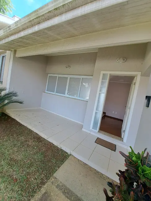 Foto 2 de Casa de Condomínio com 3 quartos para alugar, 290m2 em Braganca Paulista - SP