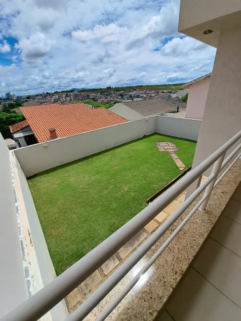 Foto 7 de Casa de Condomínio com 3 quartos para alugar, 290m2 em Braganca Paulista - SP