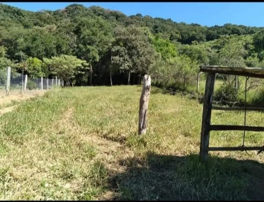 Foto 4 de Terreno / Lote à venda, 1232m2 em Vargem - SP