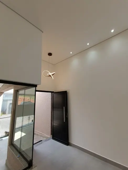 Foto 3 de Casa com 3 quartos à venda e para alugar, 120m2 em Braganca Paulista - SP