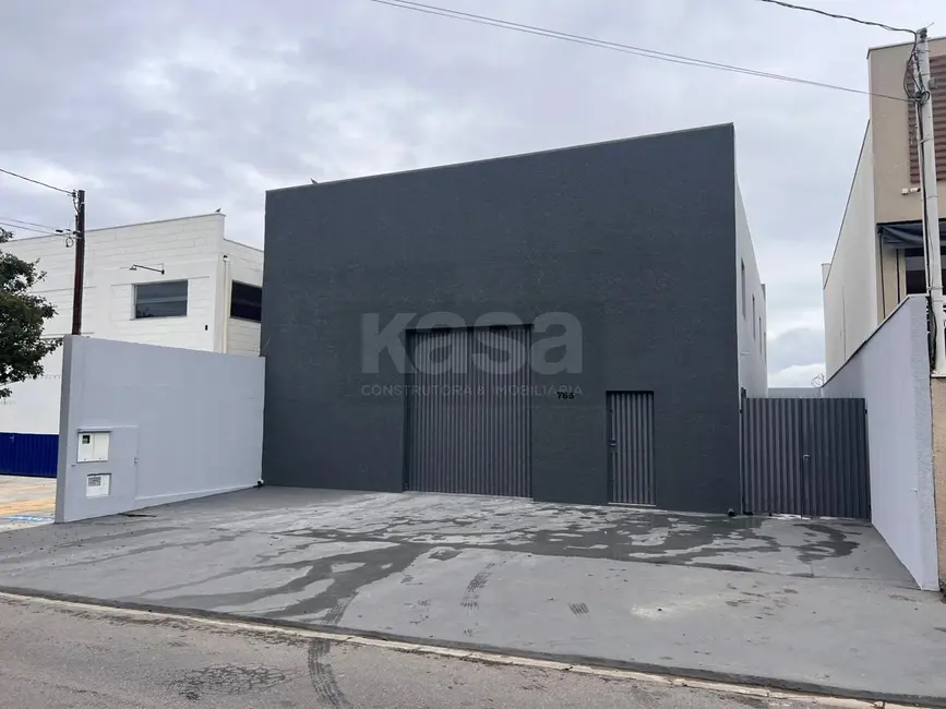 Foto 2 de Armazém / Galpão à venda, 227m2 em Vila Mota, Braganca Paulista - SP