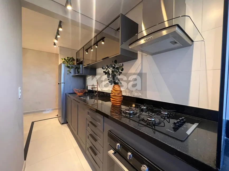 Foto 3 de Apartamento com 2 quartos à venda, 61m2 em Atibaia - SP