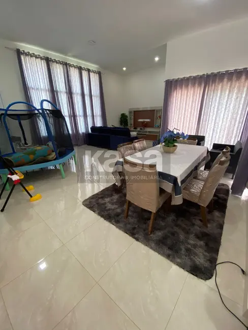Foto 4 de Casa de Condomínio com 3 quartos à venda e para alugar, 220m2 em Braganca Paulista - SP