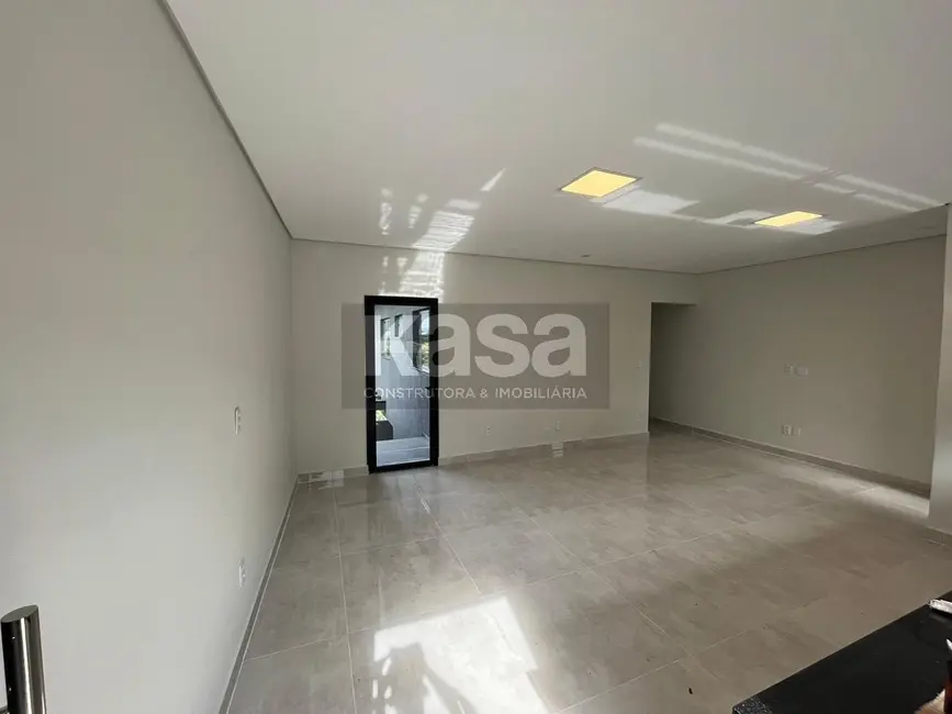 Foto 3 de Casa com 3 quartos à venda, 120m2 em Braganca Paulista - SP