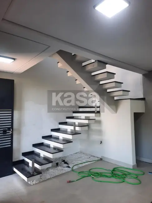 Casa com 3 quartos à venda, 121m2 em Braganca Paulista - SP - imagem 4 Foto 4 de Casa com 3 quartos à venda, 121m2 em Braganca Paulista - SP