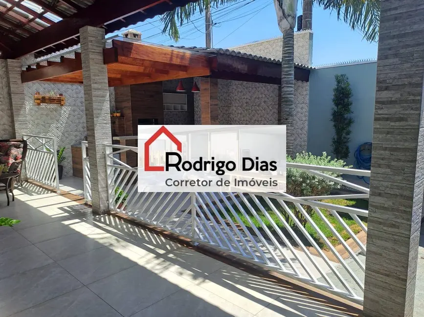 Casa com 3 quartos à venda, 262m2 em Vila Nova Medeiros, Jundiai - SP - imagem 2 Foto 2 de Casa com 3 quartos à venda, 262m2 em Vila Nova Medeiros, Jundiai - SP