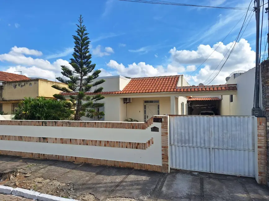 Foto 1 de Casa com 3 quartos à venda, 438m2 em Parque Leopoldina, Campos Dos Goytacazes - RJ