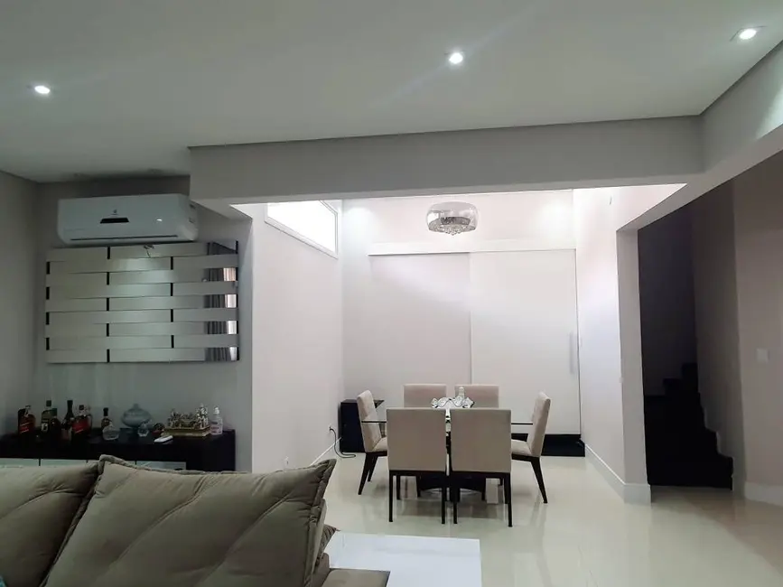 Foto 6 de Casa de Condomínio com 3 quartos à venda, 306m2 em Louveira - SP