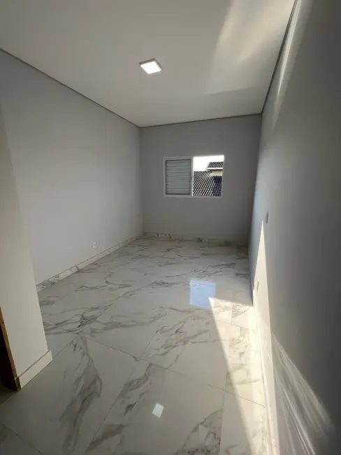 Sobrado com 3 quartos à venda, 164m2 em Jardim Marambaia, Jundiai - SP - imagem 6 Foto 6 de Sobrado com 3 quartos à venda, 164m2 em Jardim Marambaia, Jundiai - SP