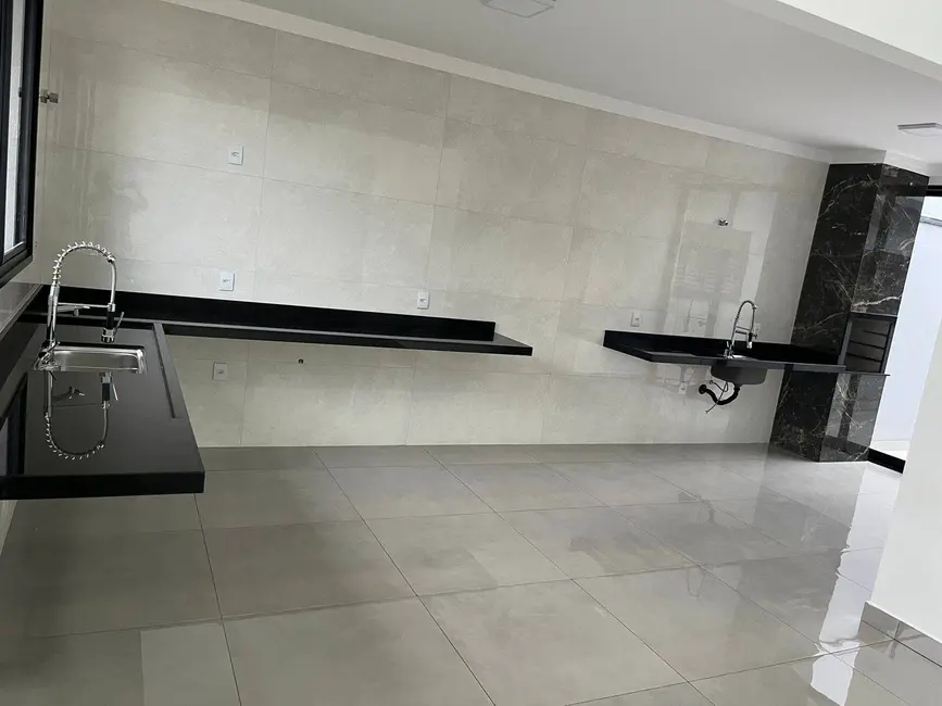 Casa com 3 quartos à venda, 94m2 em Jardim Marambaia, Jundiai - SP - imagem 3 Foto 3 de Casa com 3 quartos à venda, 94m2 em Jardim Marambaia, Jundiai - SP