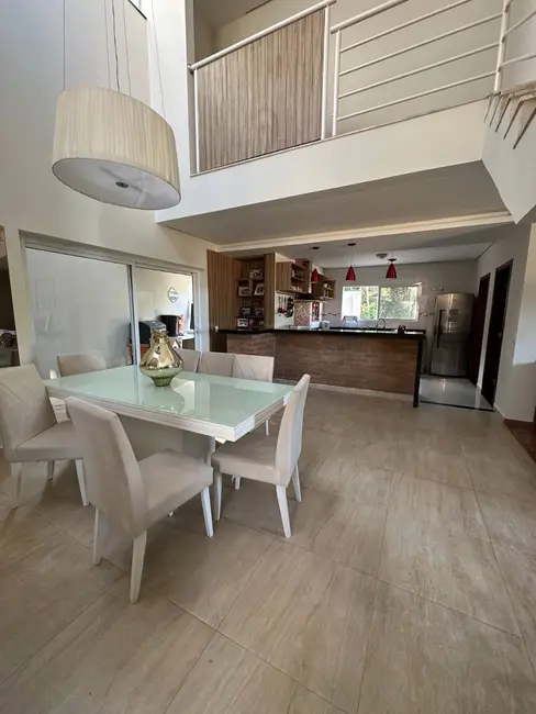 Casa de Condomínio com 5 quartos à venda, 248m2 em Jardim Monte Verde, Valinhos - SP - imagem 3 Foto 3 de Casa de Condomínio com 5 quartos à venda, 248m2 em Jardim Monte Verde, Valinhos - SP