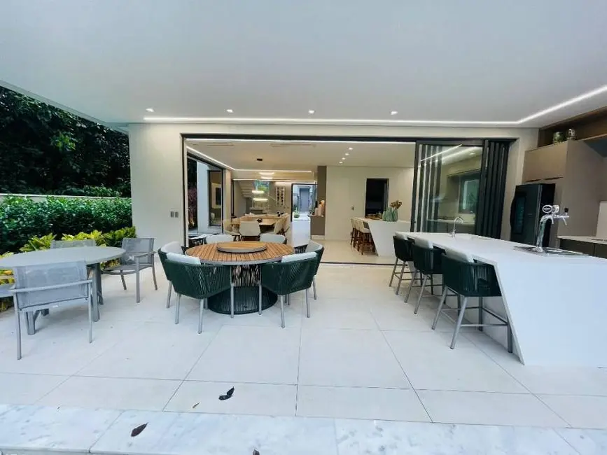 Foto 2 de Casa com 6 quartos à venda, 450m2 em Bertioga - SP