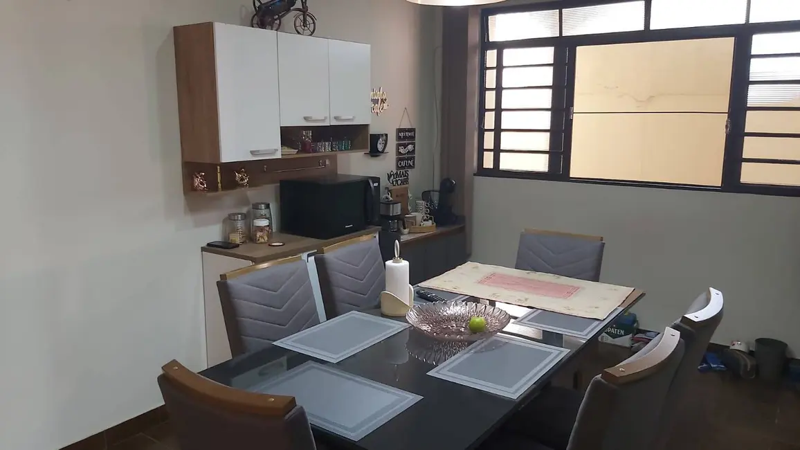 Foto 1 de Sobrado com 3 quartos à venda, 198m2 em Jardim Celani, Valinhos - SP