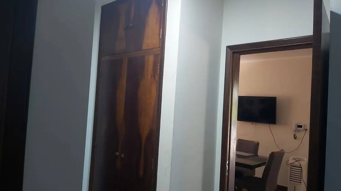 Sobrado com 3 quartos à venda, 198m2 em Jardim Celani, Valinhos - SP - imagem 7 Foto 7 de Sobrado com 3 quartos à venda, 198m2 em Jardim Celani, Valinhos - SP