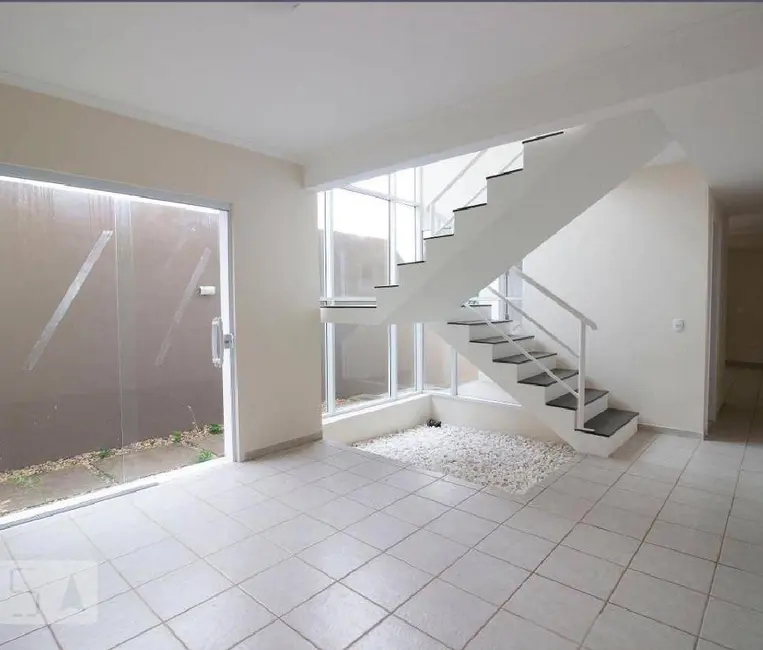 Sobrado com 4 quartos à venda, 167m2 em Horto Santo Antonio, Jundiai - SP - imagem 2 Foto 2 de Sobrado com 4 quartos à venda, 167m2 em Horto Santo Antonio, Jundiai - SP