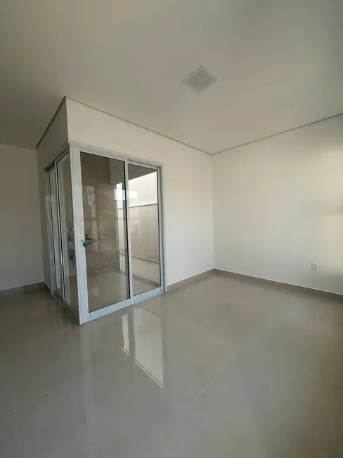 Casa com 3 quartos à venda, 92m2 em Jardim Marambaia, Jundiai - SP - imagem 3 Foto 3 de Casa com 3 quartos à venda, 92m2 em Jardim Marambaia, Jundiai - SP