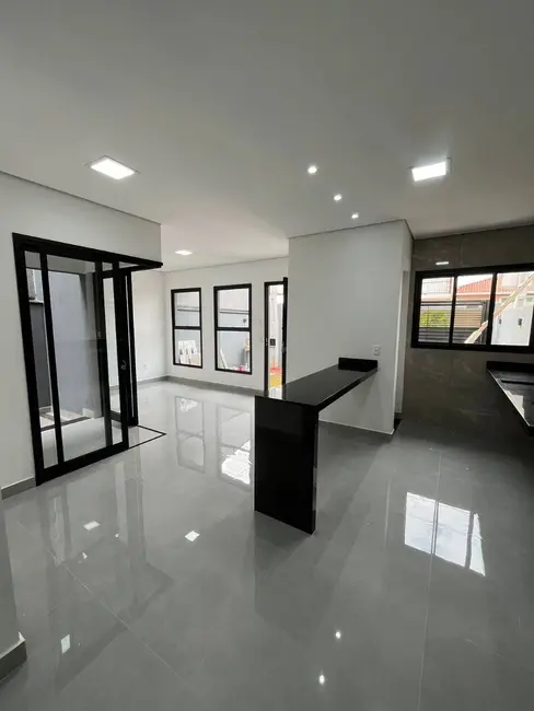 Casa com 3 quartos à venda, 92m2 em Jardim Marambaia, Jundiai - SP - imagem 3 Foto 3 de Casa com 3 quartos à venda, 92m2 em Jardim Marambaia, Jundiai - SP