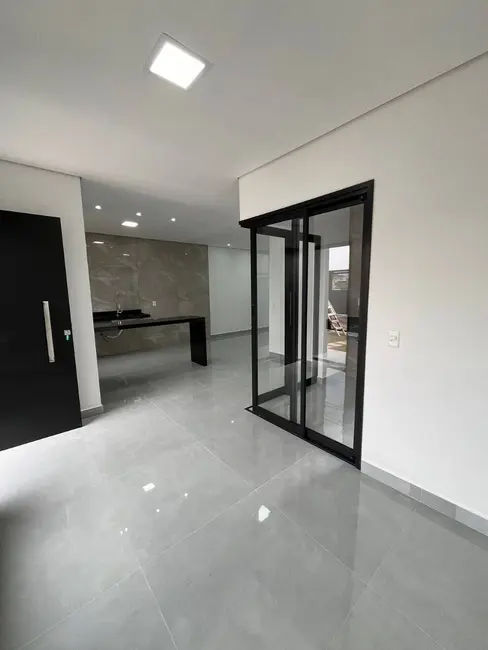 Casa com 3 quartos à venda, 92m2 em Jardim Marambaia, Jundiai - SP - imagem 2 Foto 2 de Casa com 3 quartos à venda, 92m2 em Jardim Marambaia, Jundiai - SP