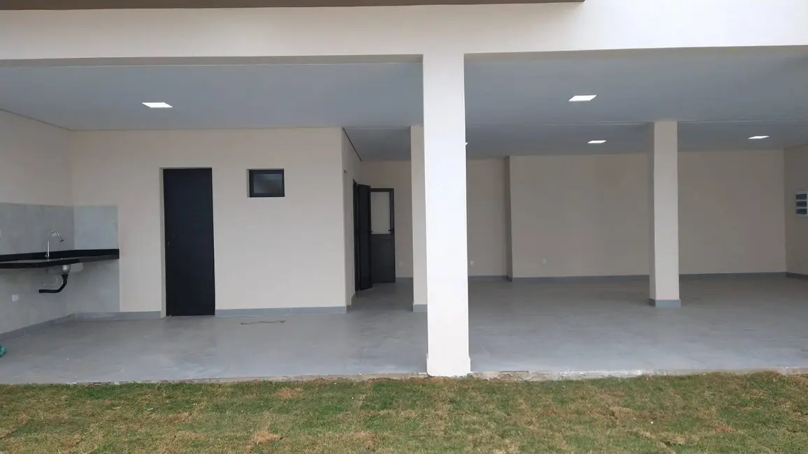 Casa de Condomínio com 3 quartos à venda, 236m2 em Medeiros, Jundiai - SP - imagem 4 Foto 4 de Casa de Condomínio com 3 quartos à venda, 236m2 em Medeiros, Jundiai - SP