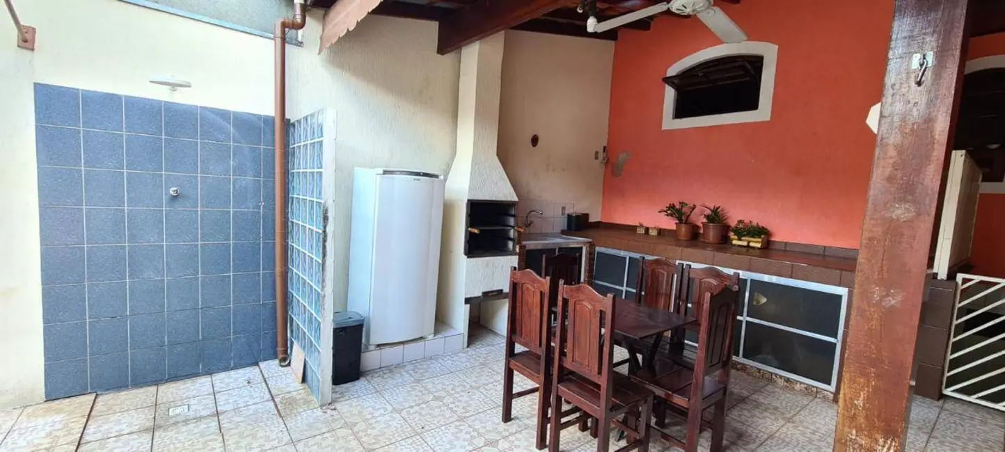 Foto 2 de Casa com 2 quartos à venda, 285m2 em Jundiai - SP