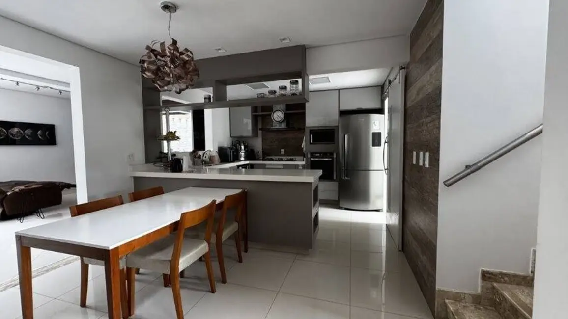 Casa de Condomínio com 4 quartos à venda, 240m2 em Jardim Ermida I, Jundiai - SP - imagem 2 Foto 2 de Casa de Condomínio com 4 quartos à venda, 240m2 em Jardim Ermida I, Jundiai - SP