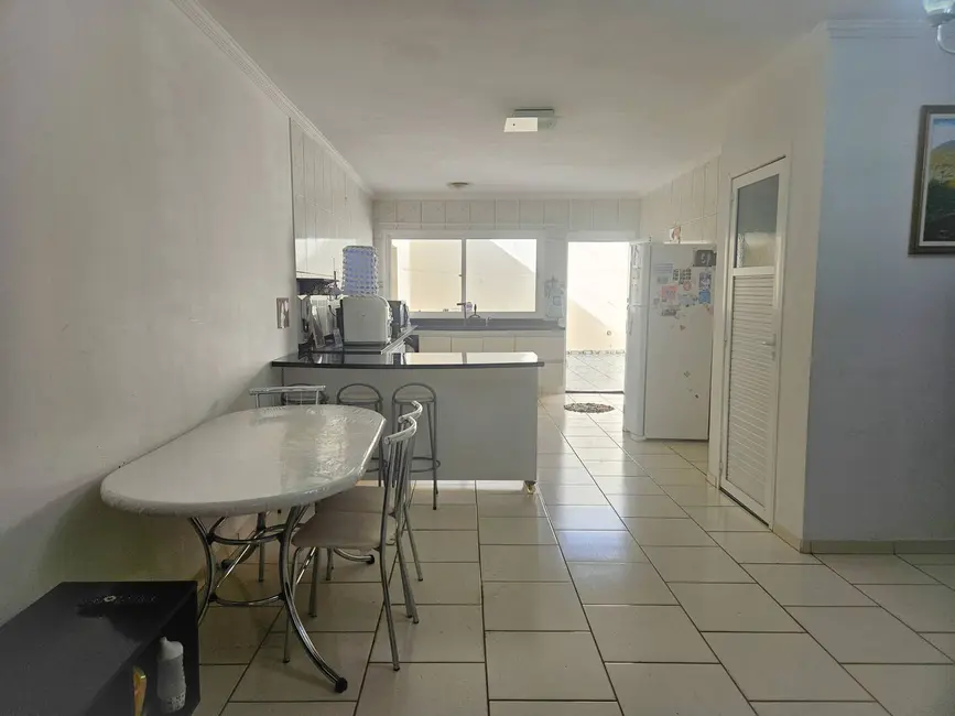 Sobrado com 4 quartos à venda, 152m2 em Parque Almerinda Pereira Chaves, Jundiai - SP - imagem 4 Foto 4 de Sobrado com 4 quartos à venda, 152m2 em Parque Almerinda Pereira Chaves, Jundiai - SP