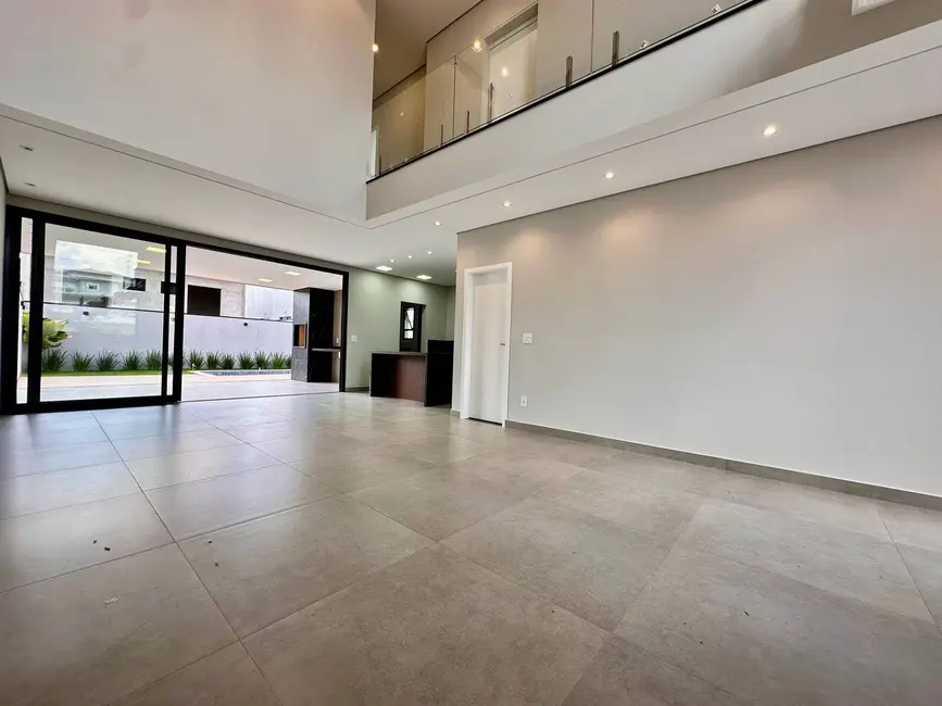 Casa de Condomínio com 3 quartos à venda, 200m2 em Loteamento Ermida, Jundiai - SP - imagem 3 Foto 3 de Casa de Condomínio com 3 quartos à venda, 200m2 em Loteamento Ermida, Jundiai - SP