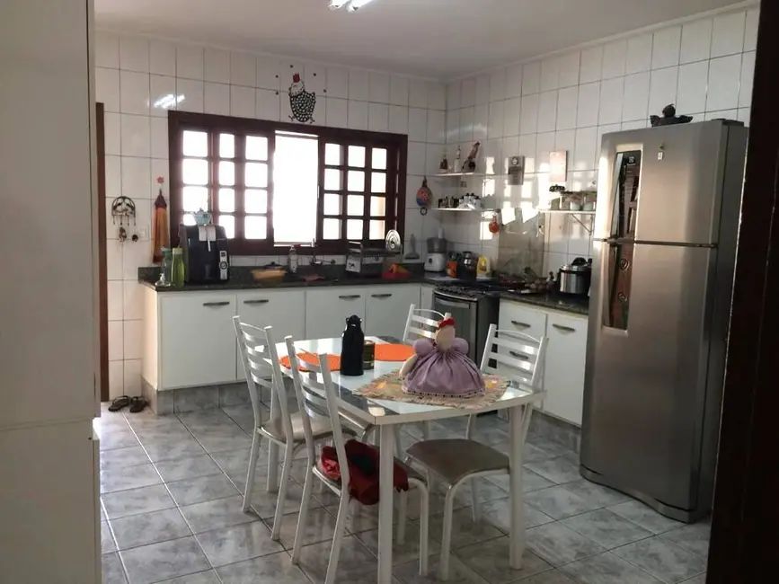 Casa com 3 quartos à venda, 182m2 em Vila Galvão, Jundiai - SP - imagem 2 Foto 2 de Casa com 3 quartos à venda, 182m2 em Vila Galvão, Jundiai - SP