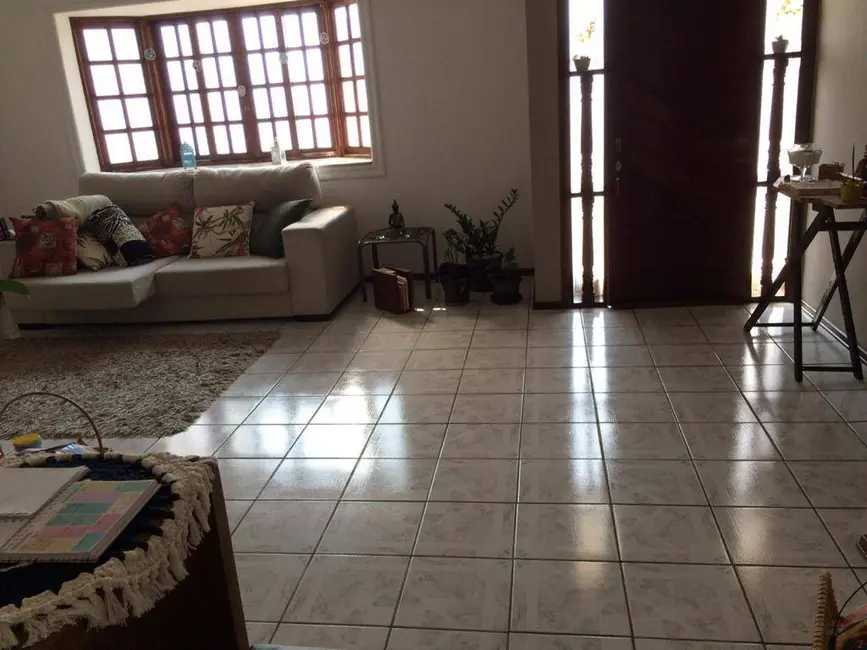 Casa com 3 quartos à venda, 182m2 em Vila Galvão, Jundiai - SP - imagem 5 Foto 5 de Casa com 3 quartos à venda, 182m2 em Vila Galvão, Jundiai - SP