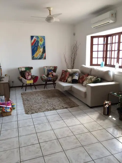 Casa com 3 quartos à venda, 182m2 em Vila Galvão, Jundiai - SP - imagem 1 Foto 1 de Casa com 3 quartos à venda, 182m2 em Vila Galvão, Jundiai - SP
