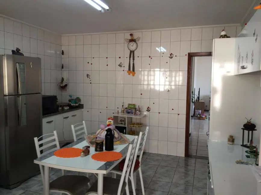 Casa com 3 quartos à venda, 182m2 em Vila Galvão, Jundiai - SP - imagem 3 Foto 3 de Casa com 3 quartos à venda, 182m2 em Vila Galvão, Jundiai - SP