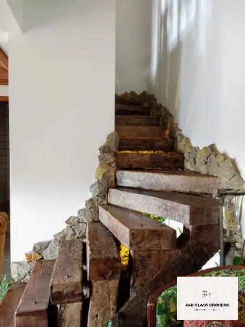 Casa com 4 quartos à venda, 540m2 em Gramado, Cotia - SP - imagem 3 Foto 3 de Casa com 4 quartos à venda, 540m2 em Gramado, Cotia - SP