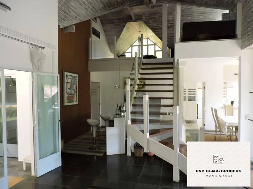 Casa com 3 quartos à venda, 1081m2 em Residencial Euroville, Carapicuiba - SP - imagem 5 Foto 5 de Casa com 3 quartos à venda, 1081m2 em Residencial Euroville, Carapicuiba - SP